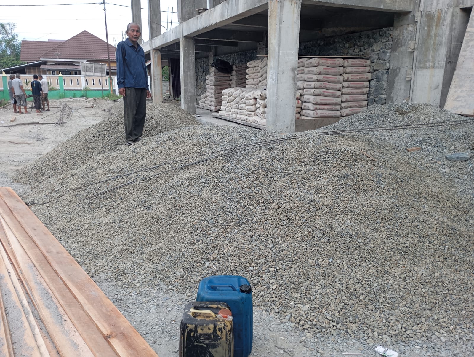 Material Pasir dan Semen